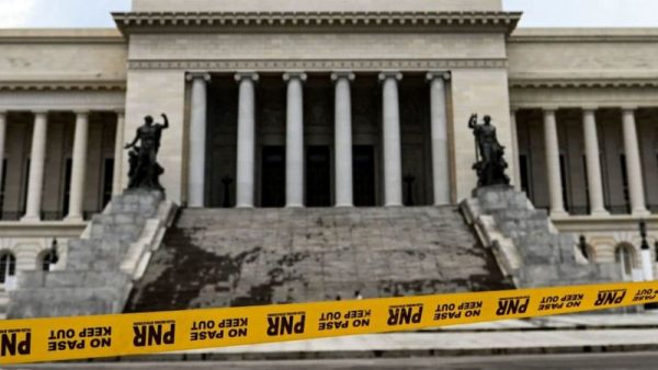 La entrada del parlamento cubano fue acordonada por la policía.